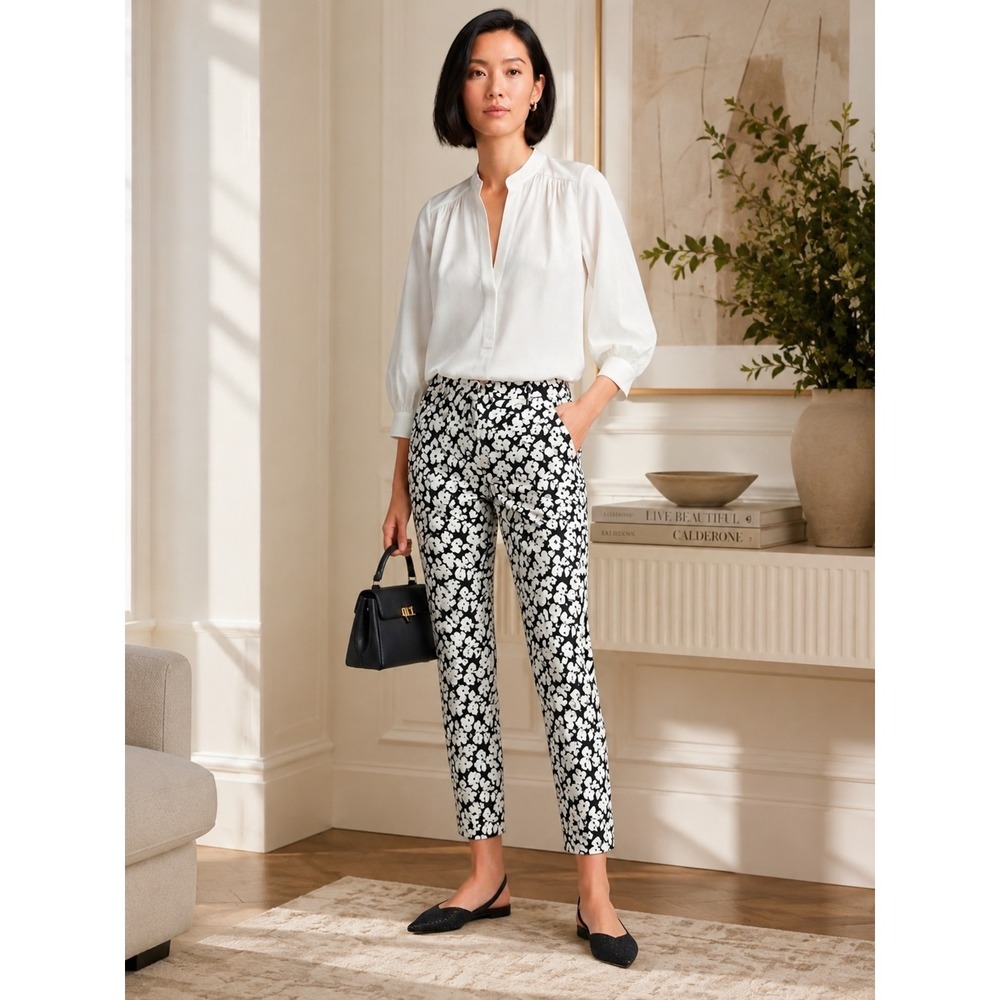 Akris Punto Women's Floral Cropped Pants Size 4 Black White Stretch